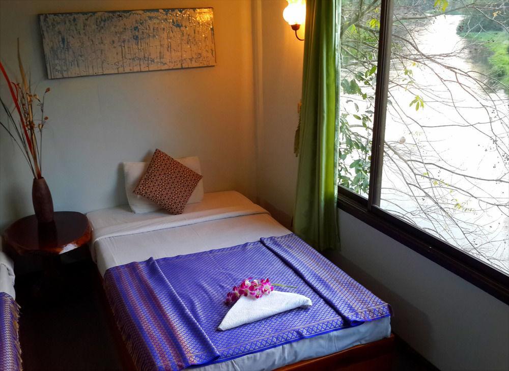 Suanphet Riverview Resort Ban Tha Mai Ruak Exterior photo